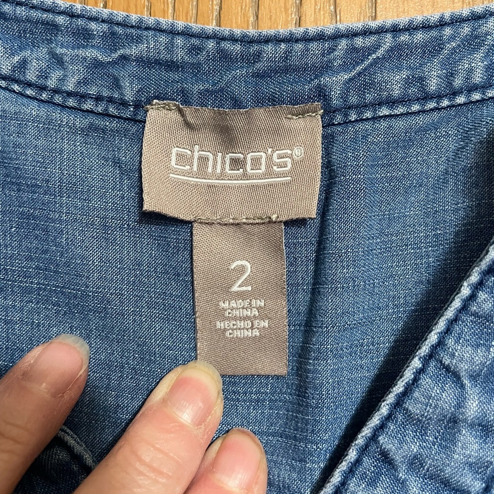 EUC Chico's Chambray Blouse with Paisley Print - Picture 4 of 6